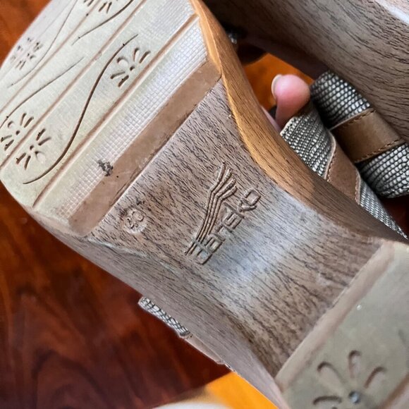 Dansko Sand Lizard‎ Wedge Sandals Beige Double Leather Strap Size 40 (9.5-10) - Picture 4 of 6